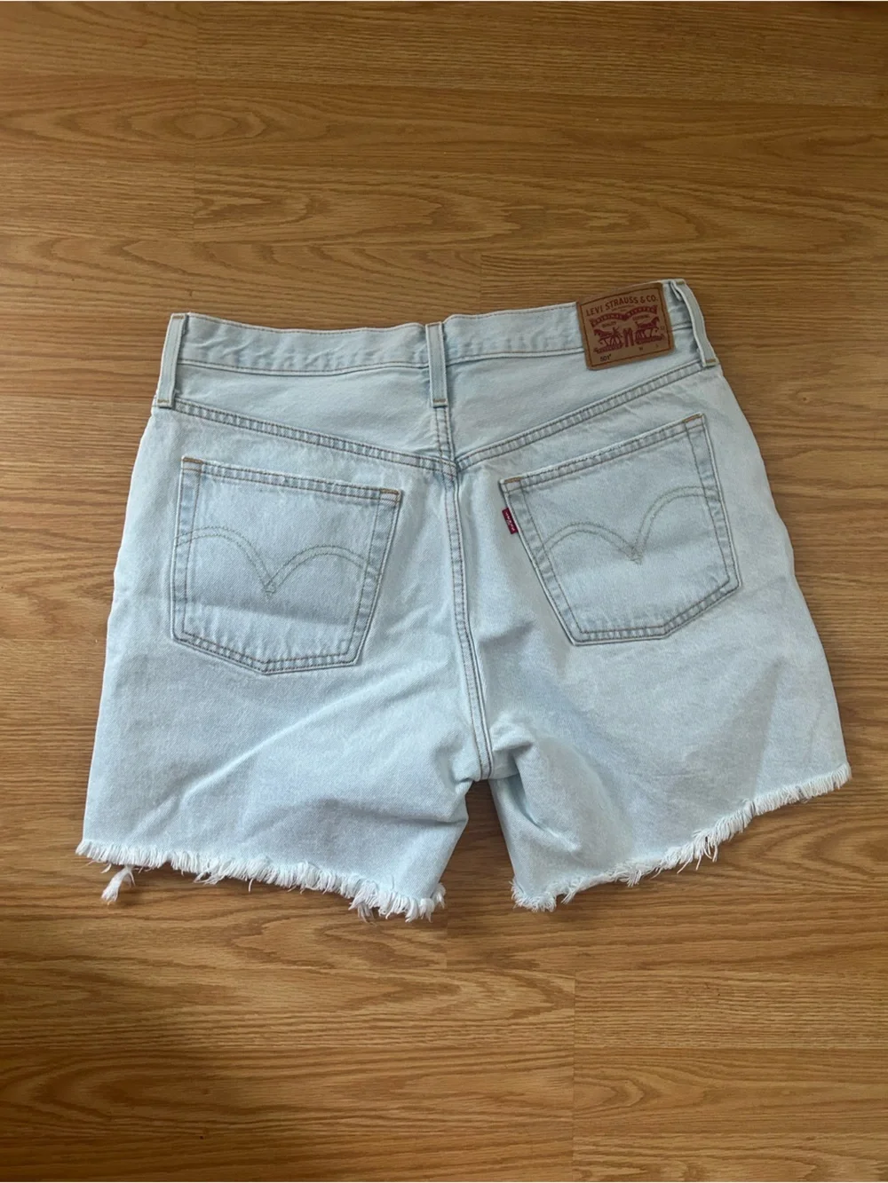 Levi’s 501 Light Wash High Rise Cutoff Denim Shorts 5” Inseam - Picture 2 of 3